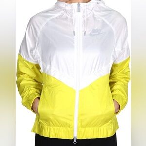 Women’s Nike Windrunner Jacket